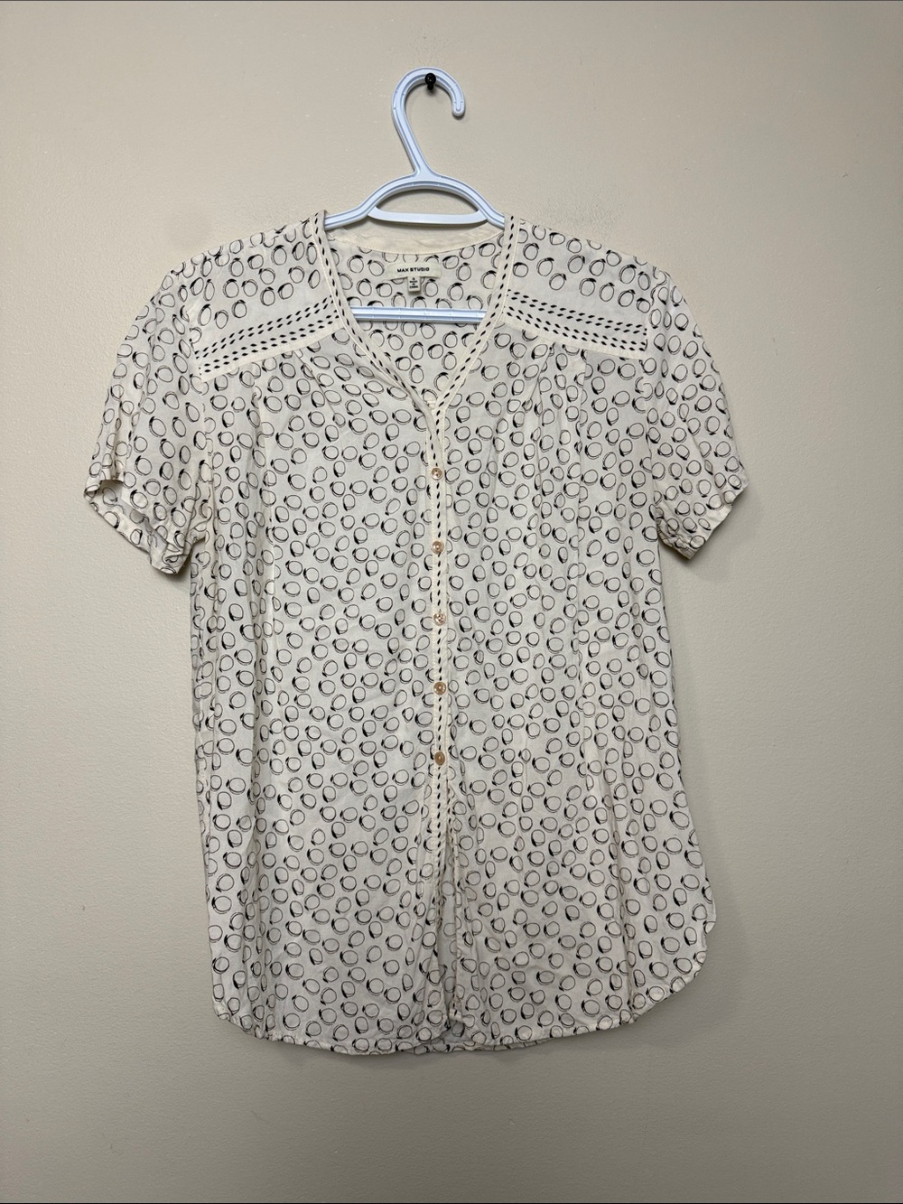 Max Studio 100% cotton Short-Sleeve Button-Down with Black Circle Print size S